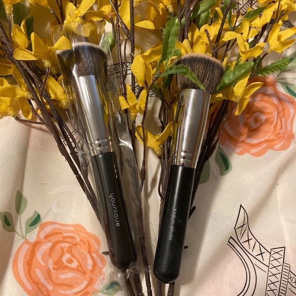 Brushes - Picture 5 of 10